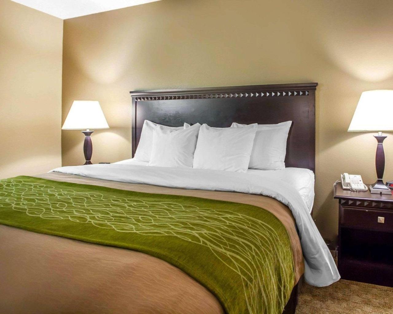 Comfort Inn Edison - New Brunswick Экстерьер фото